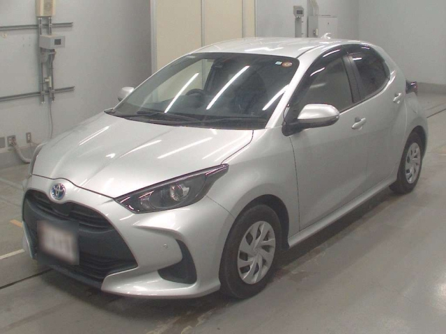 TOYOTA YARIS — фото