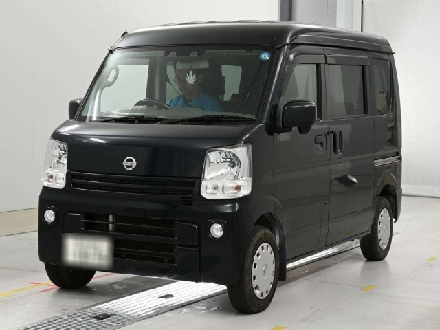 NISSAN CLIPPER — фото
