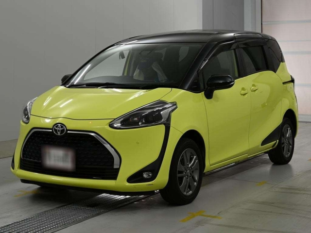 TOYOTA SIENTA — фото