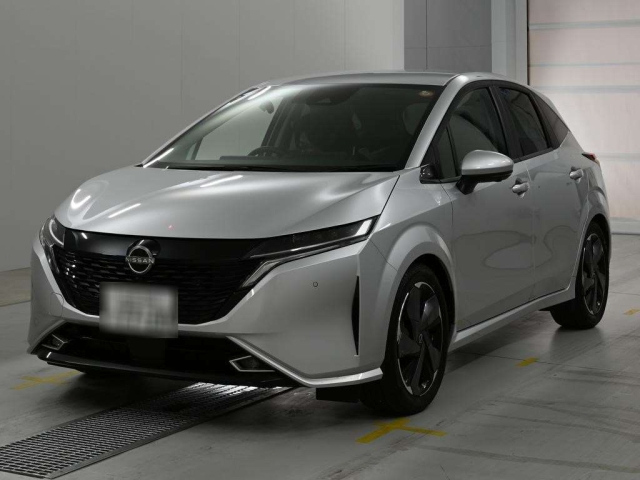 NISSAN AURA — фото