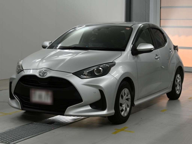 TOYOTA YARIS — фото