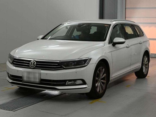 VOLKSWAGEN PASSAT — фото
