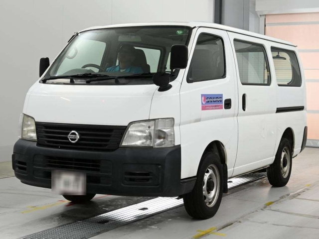 NISSAN CARAVAN — фото