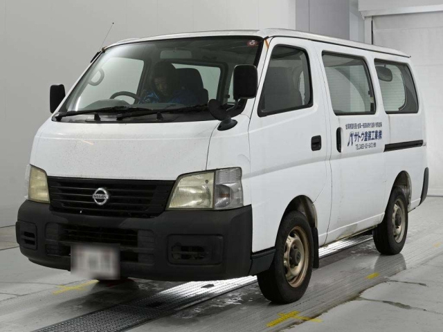 NISSAN CARAVAN — фото