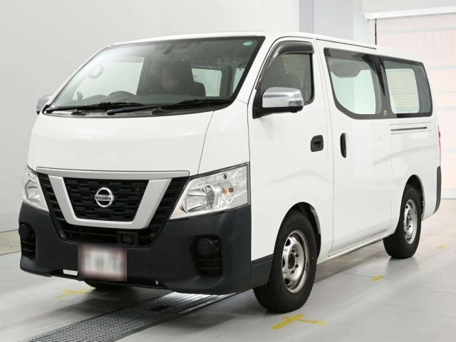 NISSAN CARAVAN — фото