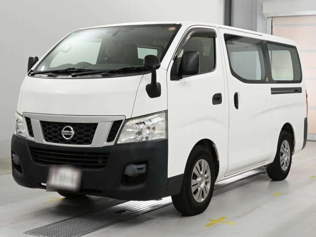 NISSAN CARAVAN — фото