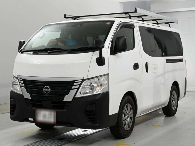 NISSAN CARAVAN — фото