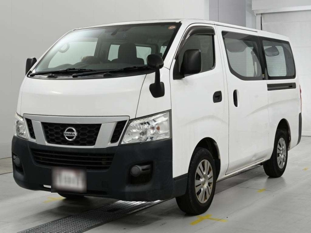 NISSAN CARAVAN — фото