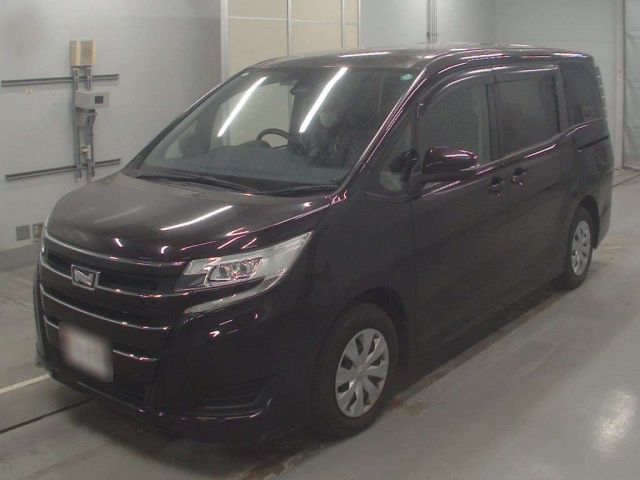 TOYOTA NOAH — фото