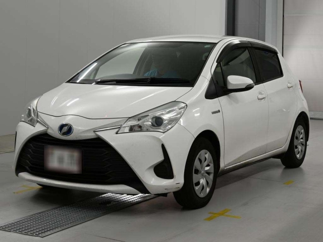 TOYOTA VITZ — фото