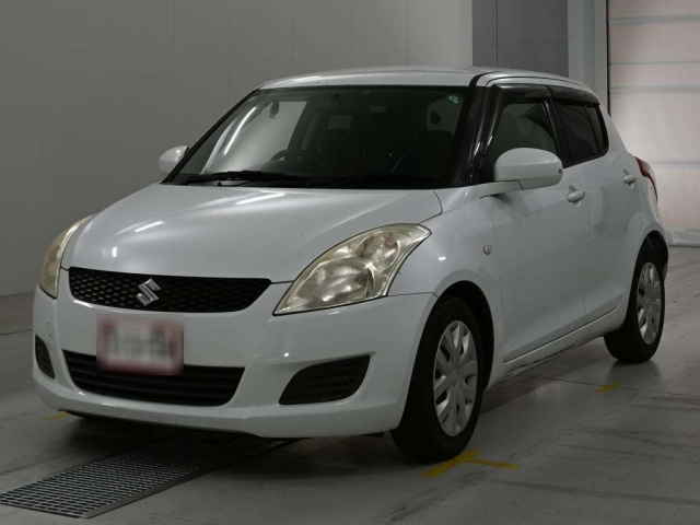 SUZUKI SWIFT — фото