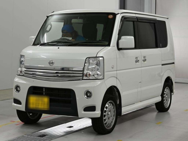 NISSAN CLIPPER — фото