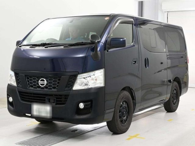 NISSAN CARAVAN — фото
