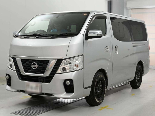 NISSAN CARAVAN — фото