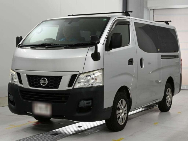 NISSAN CARAVAN — фото