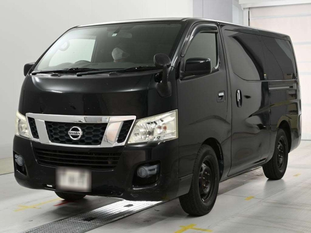 NISSAN CARAVAN — фото