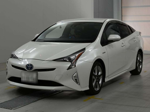 TOYOTA PRIUS — фото