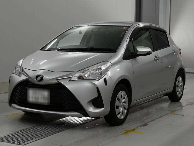 TOYOTA VITZ — фото