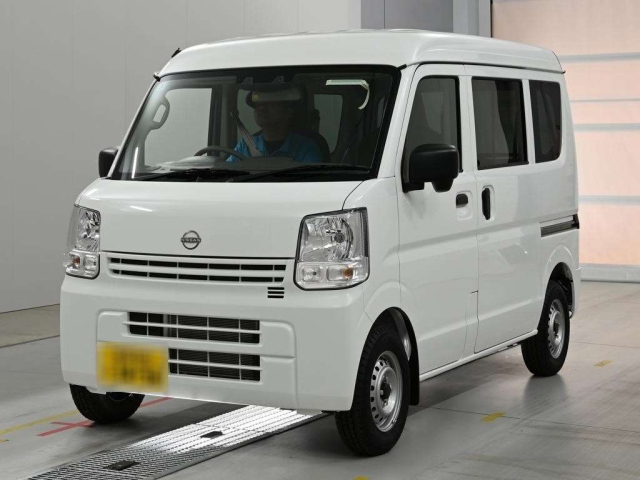 NISSAN CLIPPER — фото
