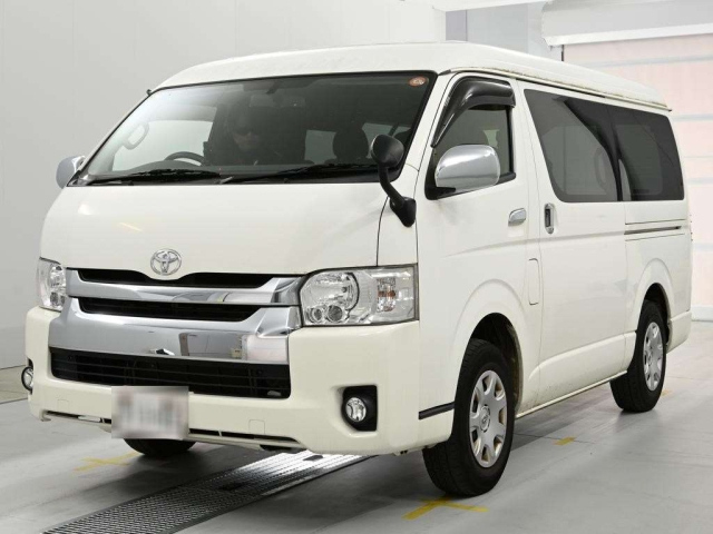 TOYOTA HIACE — фото