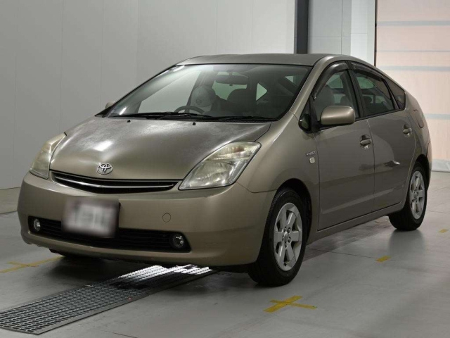 TOYOTA PRIUS — фото