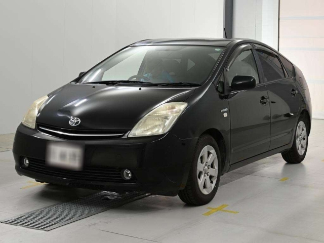 TOYOTA PRIUS — фото