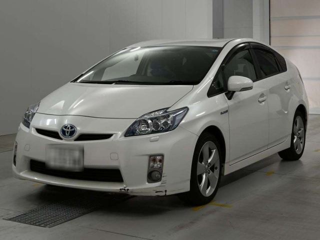 TOYOTA PRIUS — фото