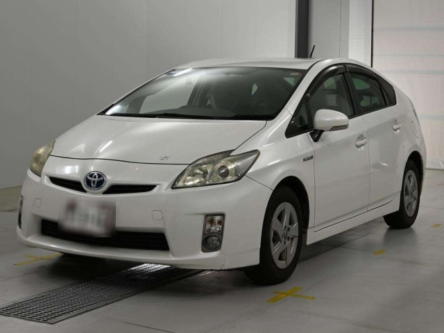 TOYOTA PRIUS — фото