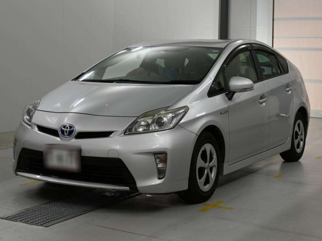 TOYOTA PRIUS — фото