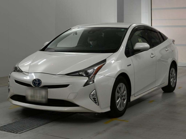 TOYOTA PRIUS — фото