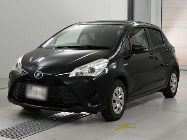 TOYOTA VITZ — фото
