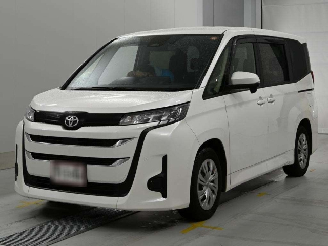 TOYOTA NOAH — фото
