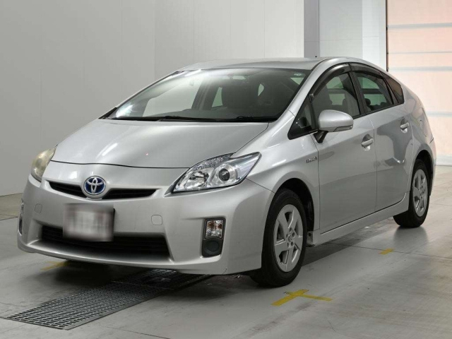 TOYOTA PRIUS — фото