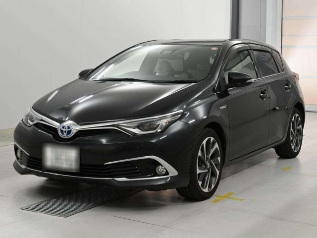 TOYOTA AURIS — фото
