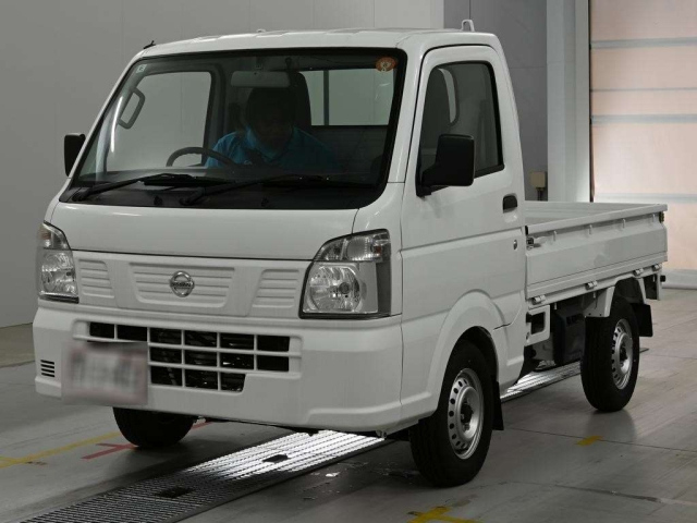 NISSAN CLIPPER — фото