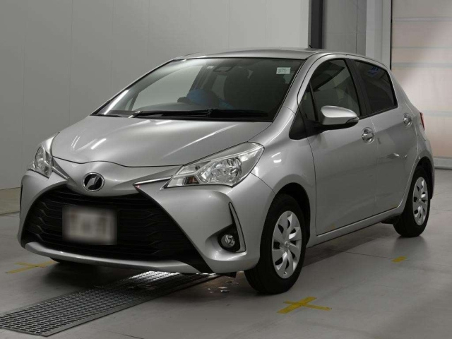 TOYOTA VITZ — фото