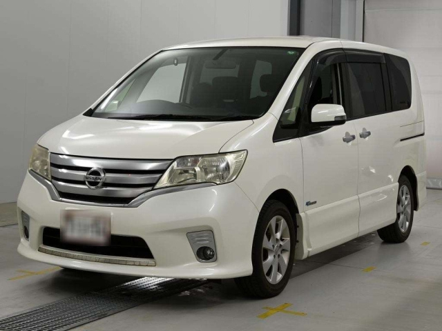 NISSAN SERENA