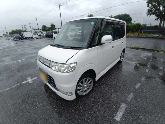 DAIHATSU TANTO — фото
