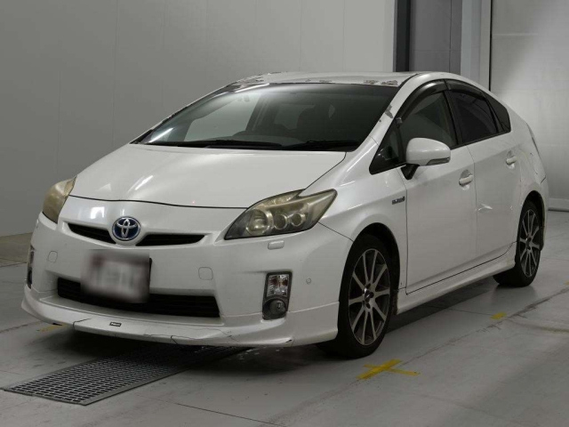 TOYOTA PRIUS — фото