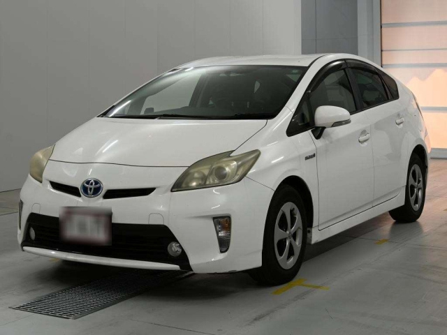 TOYOTA PRIUS — фото