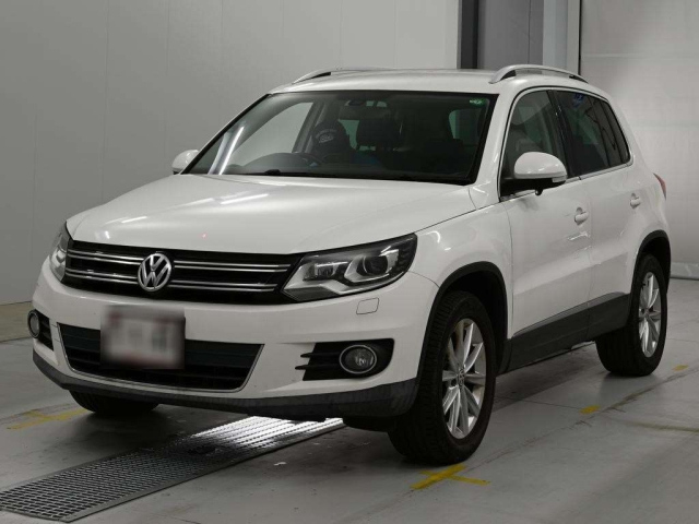 VOLKSWAGEN TIGUAN — фото