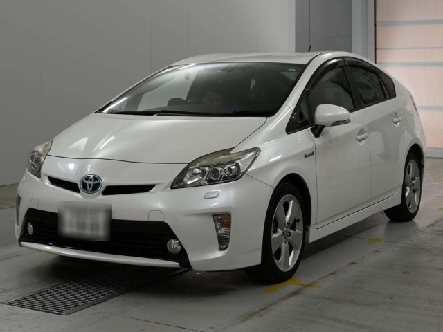 TOYOTA PRIUS — фото