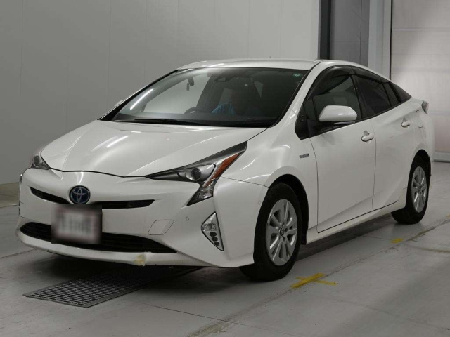 TOYOTA PRIUS — фото