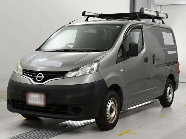 NISSAN NV200 — фото