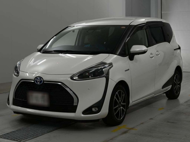 TOYOTA SIENTA — фото