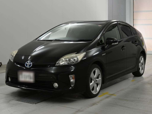 TOYOTA PRIUS — фото