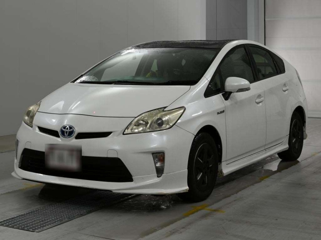 TOYOTA PRIUS — фото