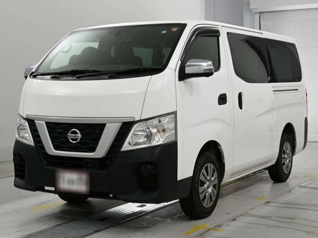 NISSAN CARAVAN — фото