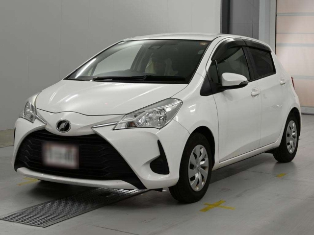 TOYOTA VITZ — фото