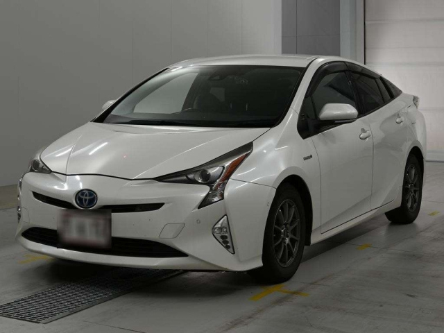 TOYOTA PRIUS — фото